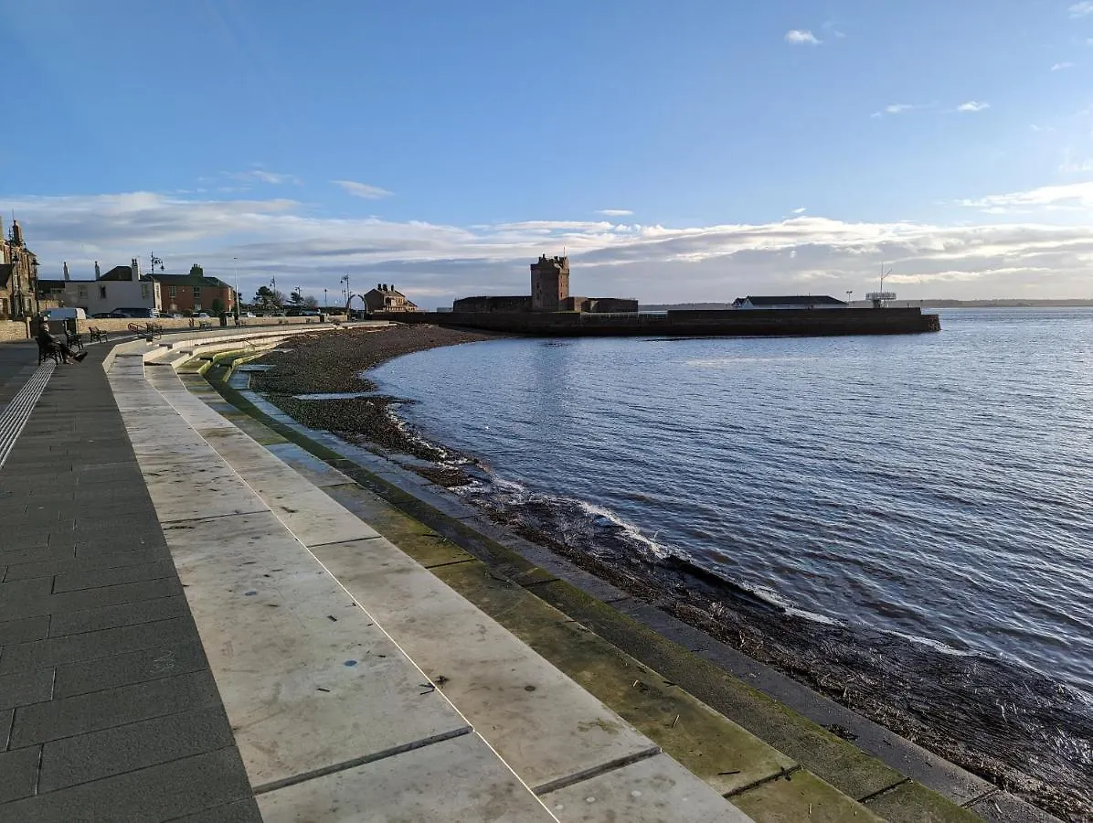 Great Location, Large 1 Bed Flat With Parking Apartment Broughty Ferry