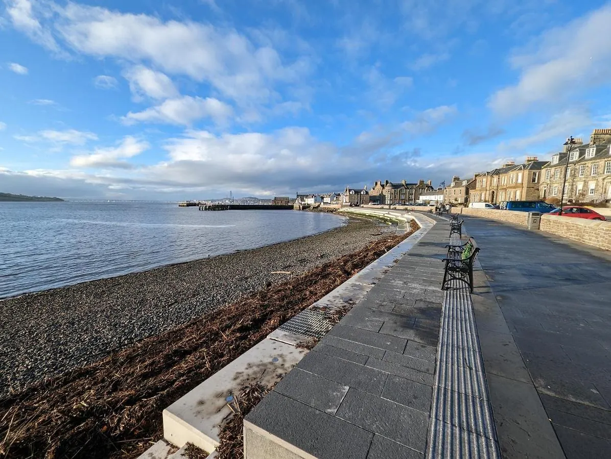 Great Location, Large 1 Bed Flat With Parking Apartment Broughty Ferry United Kingdom