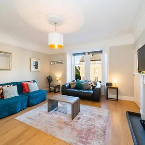 Manor Place Apartment